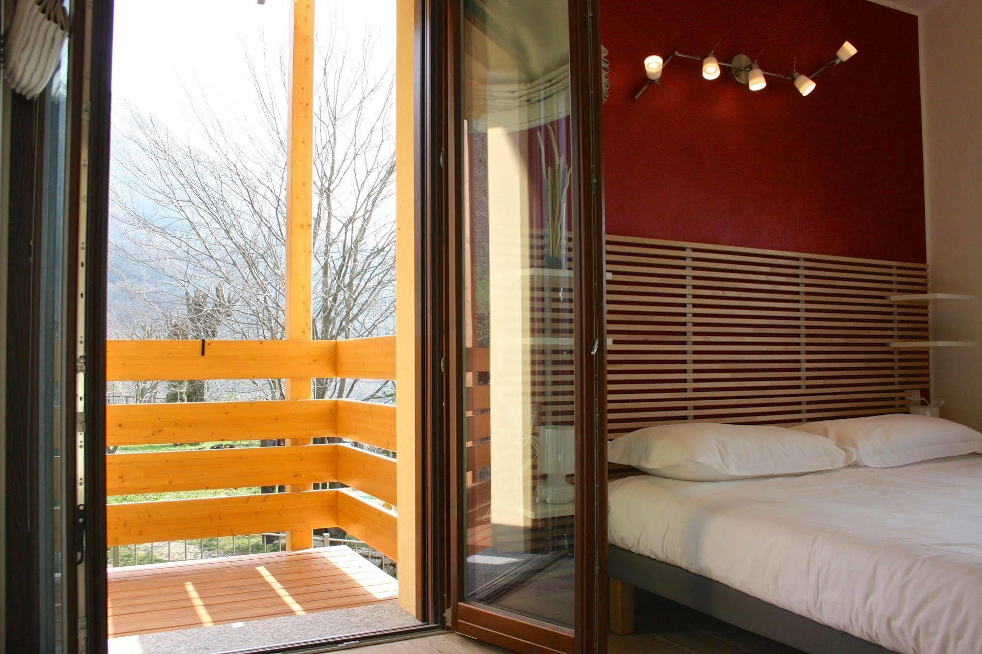 Agriturismo Deviscio Леко Екстериор снимка